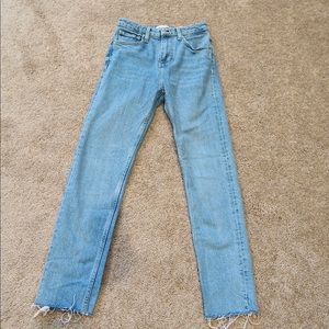 Zara straight leg jeans! Size: 2, in excellent condition